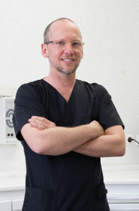 Portrait du Dr Arnaud Barthélemy dentiste à Strasbourg